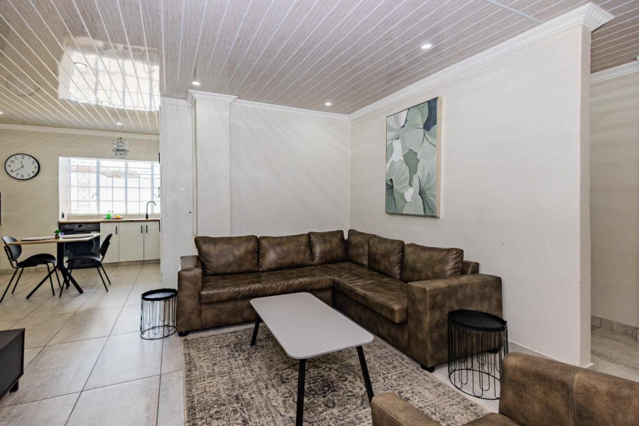 To Let 1 Bedroom Property for Rent in Oakdale Western Cape